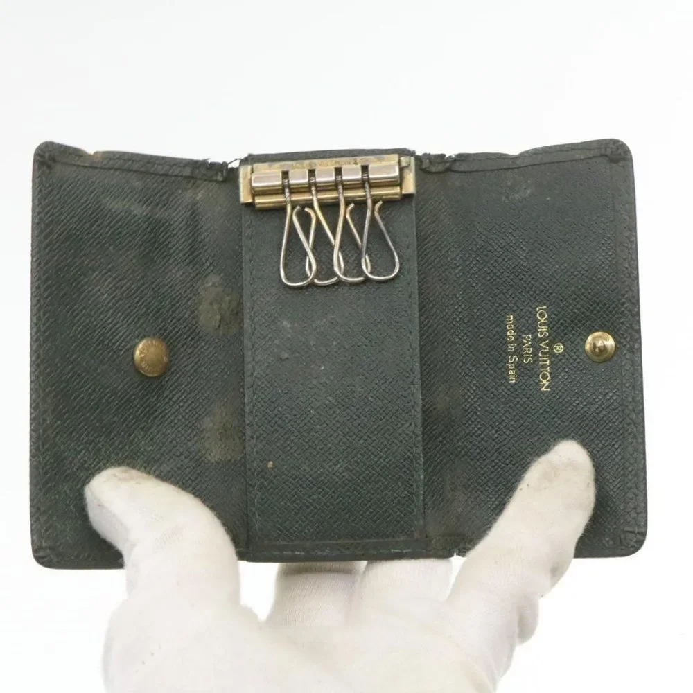 Louis Vuitton Taiga Key Holder/Wallet #1046💥PRICE DROP💥